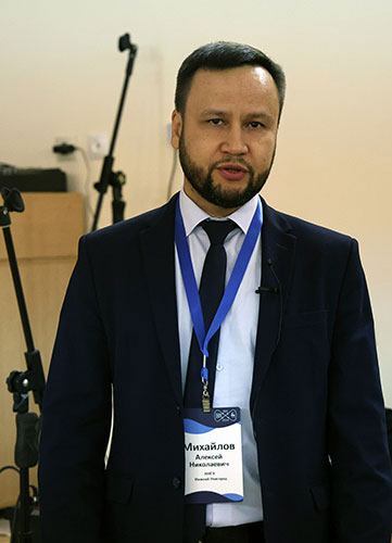 Михайлов